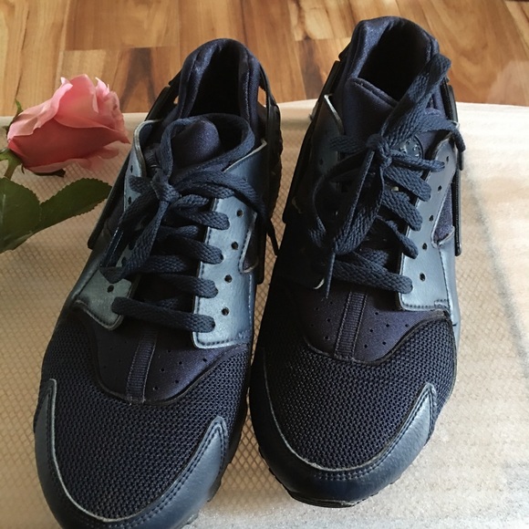 nike huarache navy blue